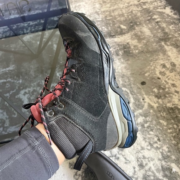 hiking boots - Picture 4 of 6